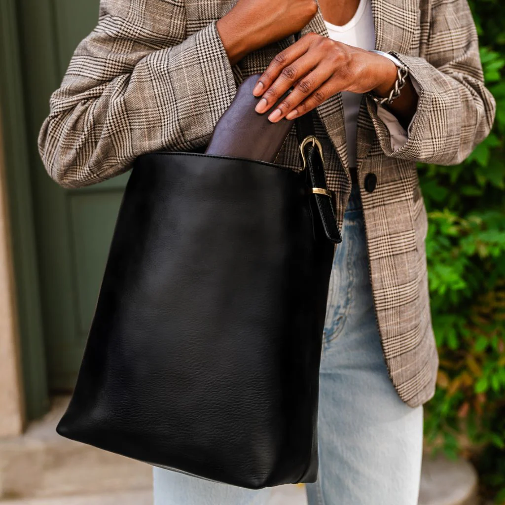 Bucket Bag | Black & Gold - Image 9